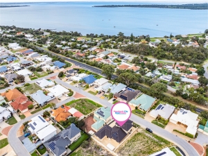 Estuary Views, Executive Space, and LOTS OF ROOM!