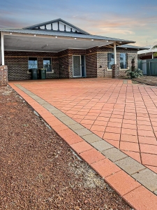 Spacious 4×2 Family Home with Study, Theatre & Outdoor Entertaining in Baynton