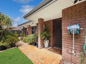 Comfortable & Convenient Family Home in the Heart of Dudley Park!